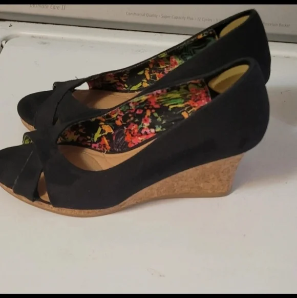 Dexflex Comfort Women's Black Peep Toe Shoes - Picture 2 of 5